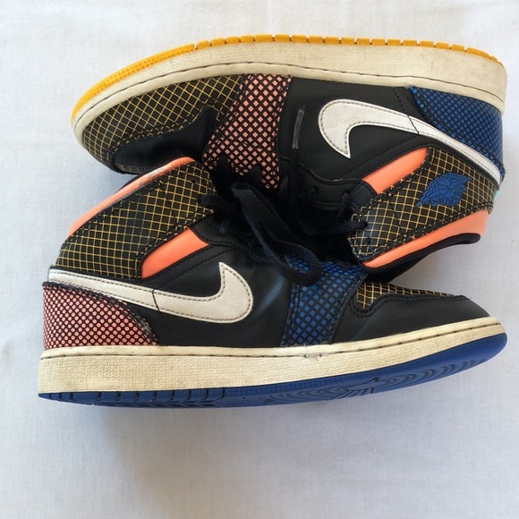 Jordan 1 Mid MMD Multi-Color Grid - Picture 11 of 17